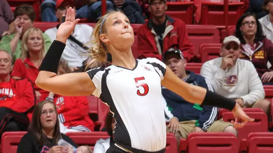 Women?s Volleyball Topped By USF In Five-Set Thriller