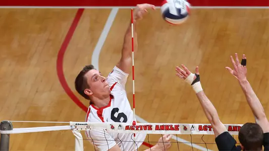Men's Volleyball Downs St. Francis in Straight Sets