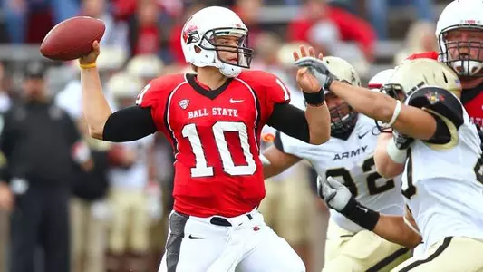 Football Wraps Up Week of Practice with Sports Link