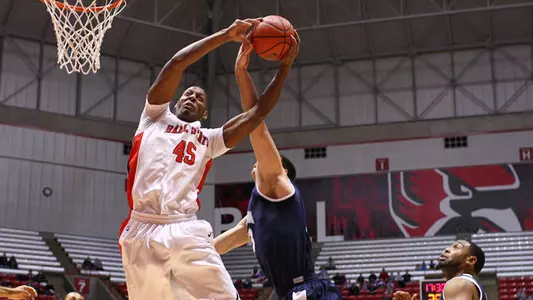 Akron Top Men?s Hoops In Battle Of Division Leaders