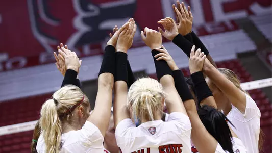 Women's Volleyball Hosts IPFW Wednesday At 7 p.m.