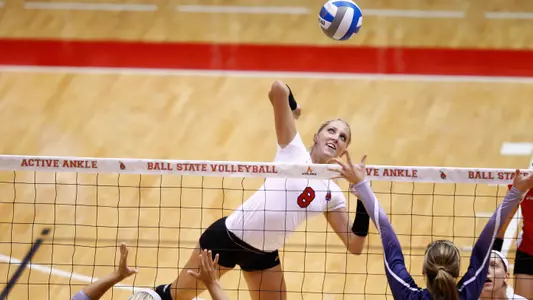 Women?s Volleyball Drops Five-Set Thriller At CMU