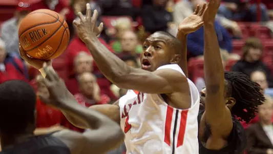 Cardinals Welcome Wofford Friday for Men's Hoops