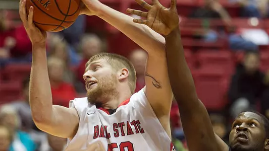 Men's Basketball Hosts ISU Tuesday in Rivalry Game