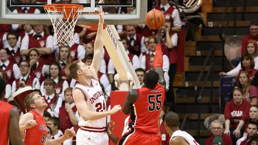 Men's Basketball Team Falls at Top-Ranked Indiana