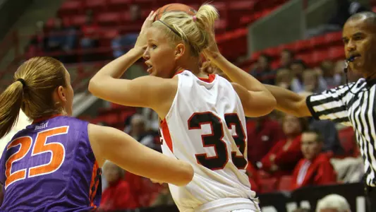 Murphy Scores Career High in Loss at Murray State