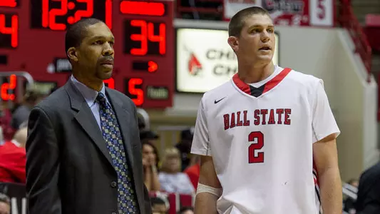Men's Hoops Team Makes Return Trip to South Dakota