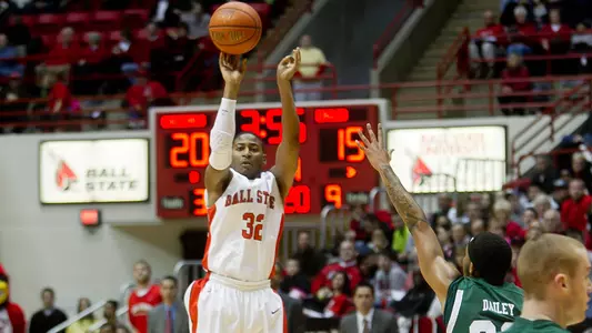 Men?s Basketball Completes Series Sweep Of CMU