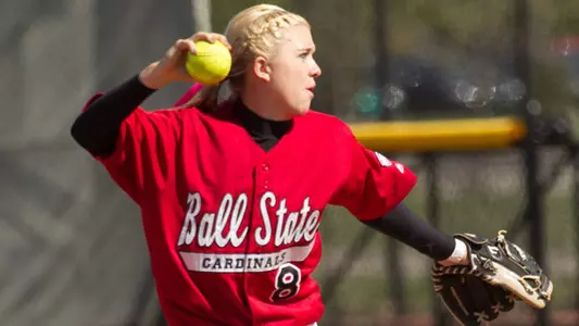 Softball Drops Eight-Inning Thriller To Wisconsin