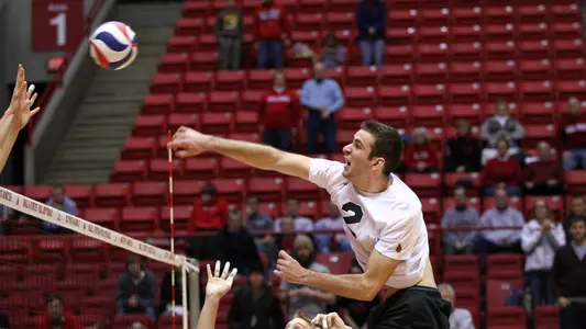 Men's Volleyball Defeats Sacred Heart 3-1