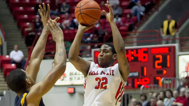 Cardinals Shoot Past Rockets in Men's Hoops, 86-72