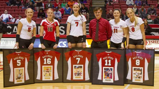WVB Earns Senior Night Sweep Of Eastern Michigan