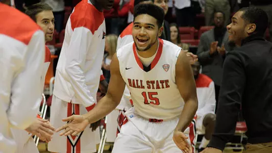 Men's Basketball Visits Salukis for Saturday Hoops