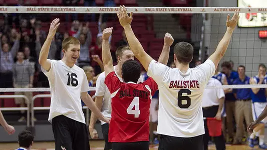 No. 9 Men's Volleyball Advances to MIVA Semifinals