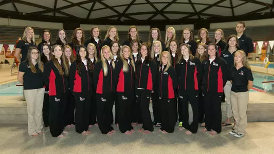 Women's Swim and Dive Competes in Red-White Meet