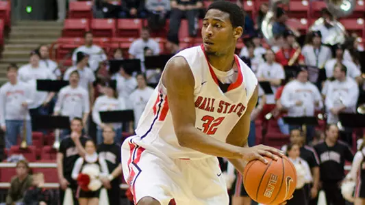 Men?s Hoops Takes Down Buffalo, 71-68