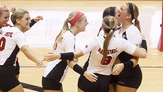 WVB Places Two On Preseason All-MAC West Team