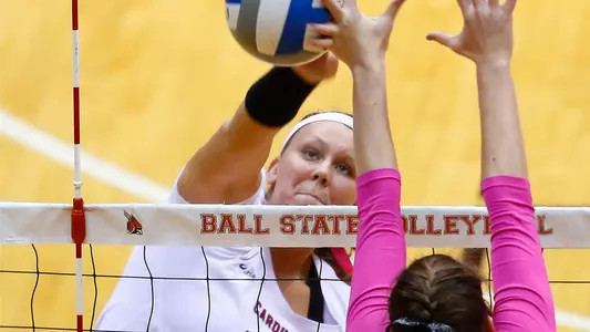 Defense Lifts NIU Past Women?s Volleyball