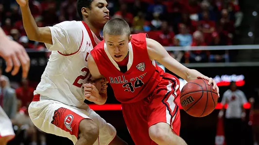 Sellers? 26 Help Cardinals Hang with Utah until Late