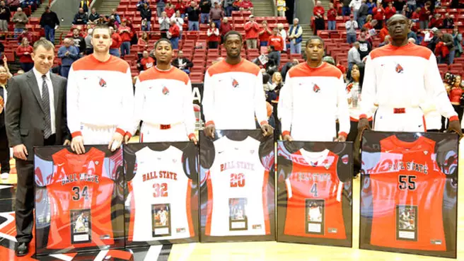 Seniors Propel Men?s Hoops to Win in Home Finale