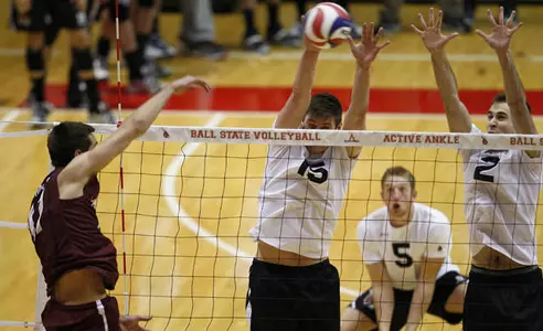 No. 12 Men's Volleyball Drops to No. 11 Lewis, 3-2