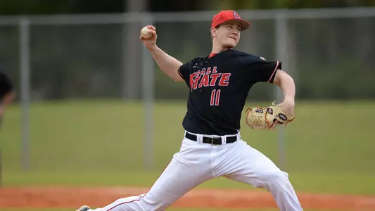 Baseball Splits with Akron;Hosts Sunday at 1 p.m.