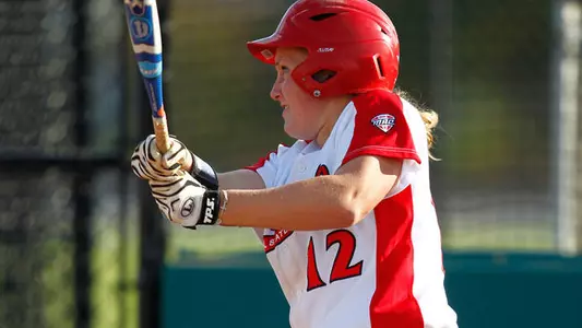 Softball Tops Miami 7-4 To Open MAC Championship