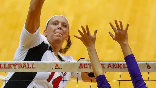 Strong Middle Play Fails To Lift Volleyball Past NIU