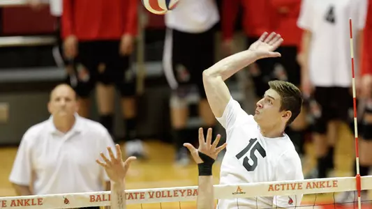 Men?s Volleyball Opens With 3-1 Win Over Mount Olive