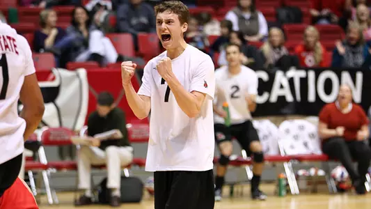 Men?s Volleyball Upsets No. 10 Penn State In 3-2 Win