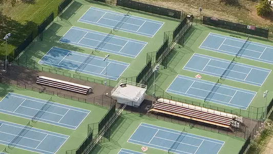 Tennis Opens Fall Play at Milwaukee Classic