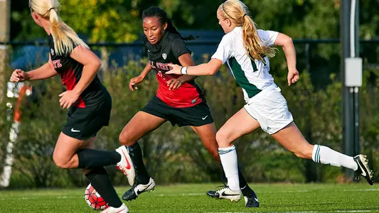 Soccer Tops Ohio to Move to 6-0 in MAC