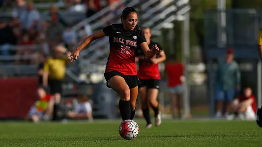 Soccer Takes Unblemished MAC Record into Road Trip