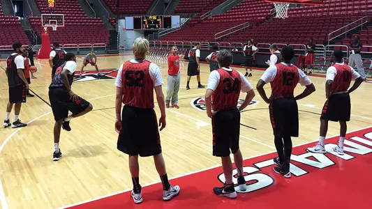 Men?s Basketball Has Veterans, Depth in 2015-16