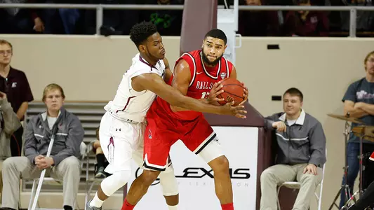Men?s Hoops Falls Victim to EKU?s Hot Hand