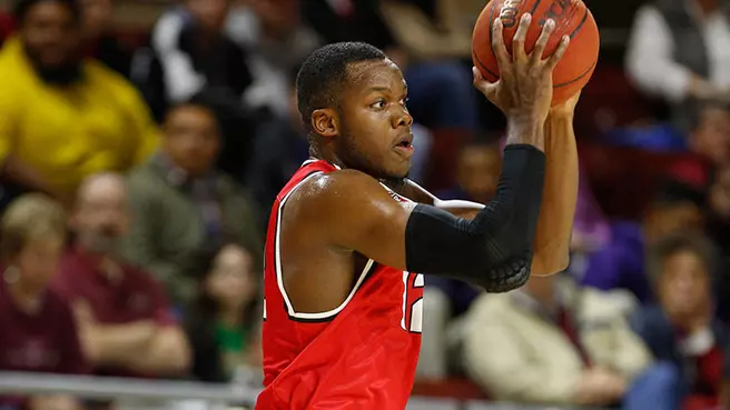 Men?s Hoops Closes Strong to Defeat SC State, 72-60