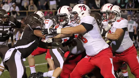 Football Falls to Western Michigan in Thursday Night Action