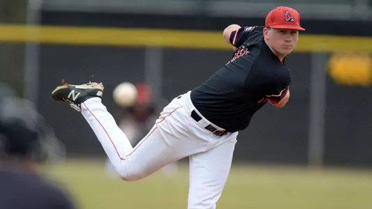 Baseball Loses 4-2 Contest at UNC Wilmington