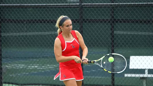 Women's Tennis Defeats Evansville 6-1 Sunday