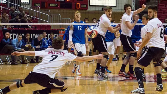 George Mason Sweeps Men?s Volleyball