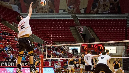 Men?s Volleyball Drops Five Set Match To Quincy