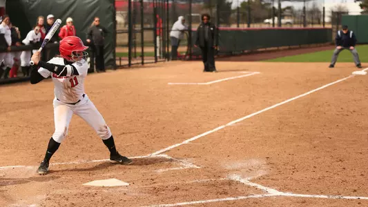 Softball Uses Season-High 16 Hits to Top Stony Brook 14-1 (5)