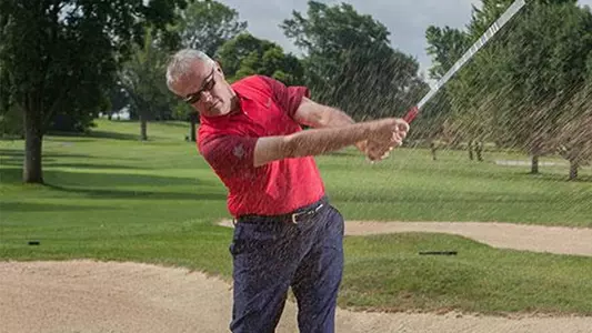 Alumnus Tom Harris Playing to Support Golf Programs