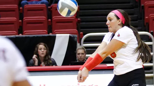 Volleyball Tops Belmont In Friday Night Thriller