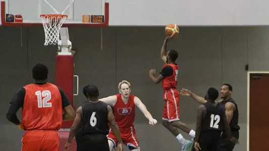 Men?s Hoops Rolls in Second Half of Bahamas Opener