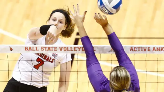 Holland Leads WVB Attack Against Utah Valley