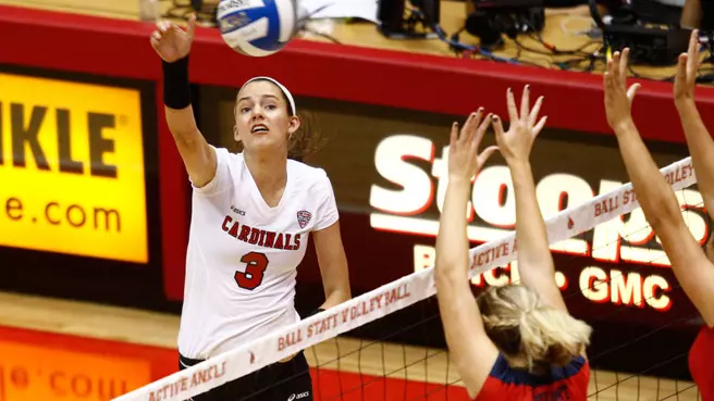 Goodsel Blasts 17 Kills in Volleyball?s Loss to South Dakota
