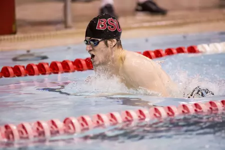 Men?s Swim & Dive Narrowly Falls At Evansville