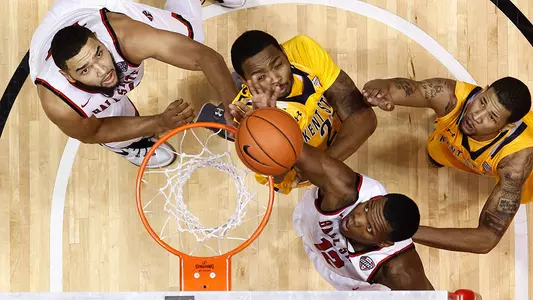 Men?s Hoops Visits EMU for Early Saturday Tip