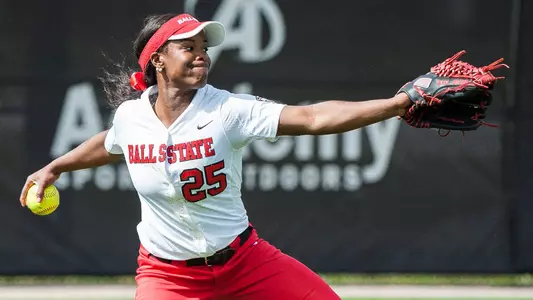 Softball Loses 11-3 Slugfest at Jacksonville